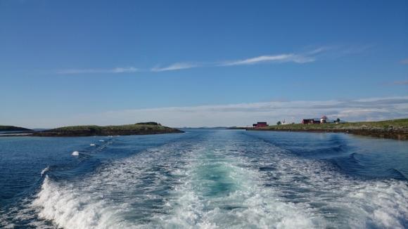 Båtturen gikk blant annet gjennom Omnøysundet.