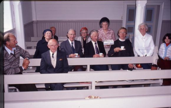 Kirkekaffe i Sk�lv�r 3. august 1980. Blandt andre Haldis Nilsen og Petra Pettersen.