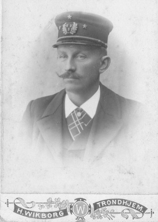 Johan R�ring med uniformslue