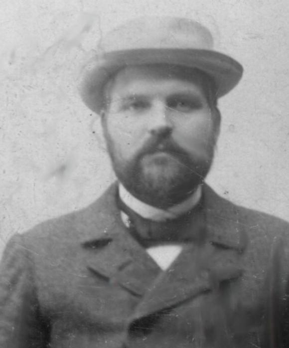 En av bakerne p� Sk�lv�r, Anton Kristian Marius Hansen (1862-1939), f�dt p� g�rden Hatten i Vefsn. Han hadde g�tt i bakerl�re i Trondheim, og kom til Sk�lv�r som baker tidlig p� 1890-tallet og var i virksomhet der den siste del av R�ring-perioden.