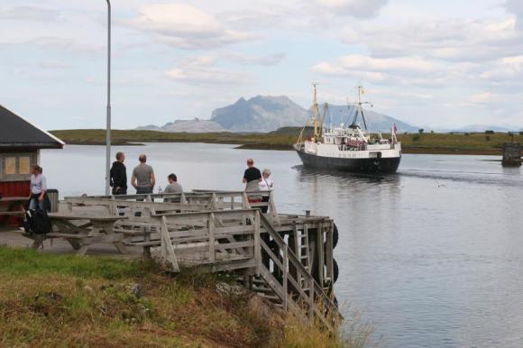 Farvel for denne gang. &quot;Gamle Helgeland&quot; returnerer til Sandnessj�en.