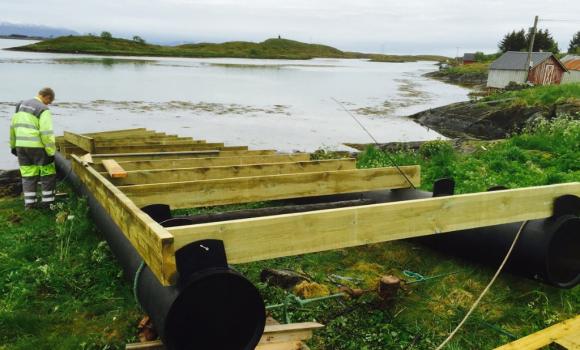 flytebrygge p�begynt.