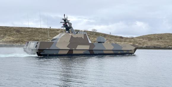 KNM Gnist i Sk�lv�rsundet.