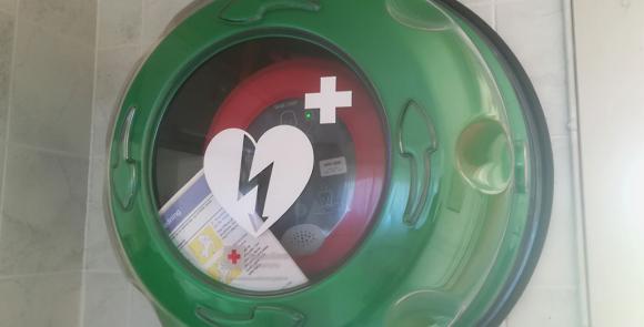 Hjertestarter pï¿½ vegg.