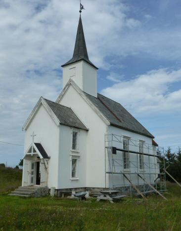 Maling av Skålvær kirke juli 2011