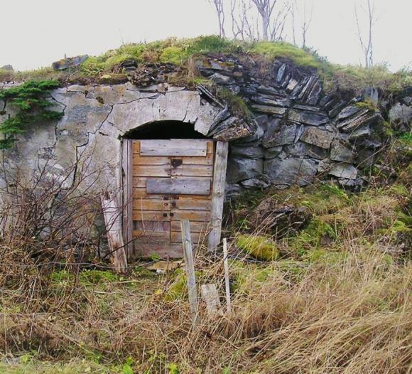 Den gamle potetkjelleren i gï¿½rdsomrï¿½det fï¿½r restaurering.