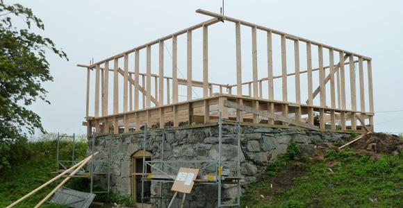 Reisverket til kjellerbua er i ferd med � komme p� plass.