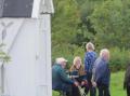 Prat p� kirkebakken h�rer alltid med etter en gudstjeneste.