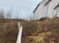 Vindskier revet av kirken under storm.